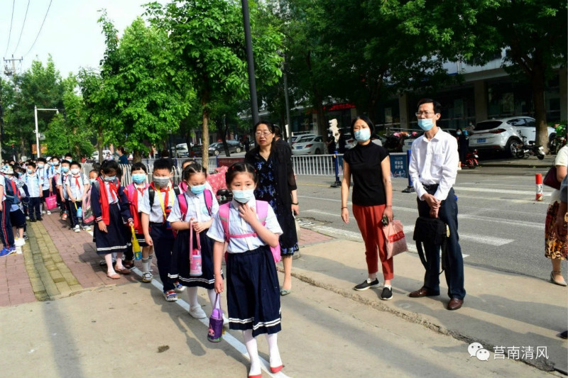 f29b0052b28864b1c3c1fc1b891659e_meitu_4.jpg